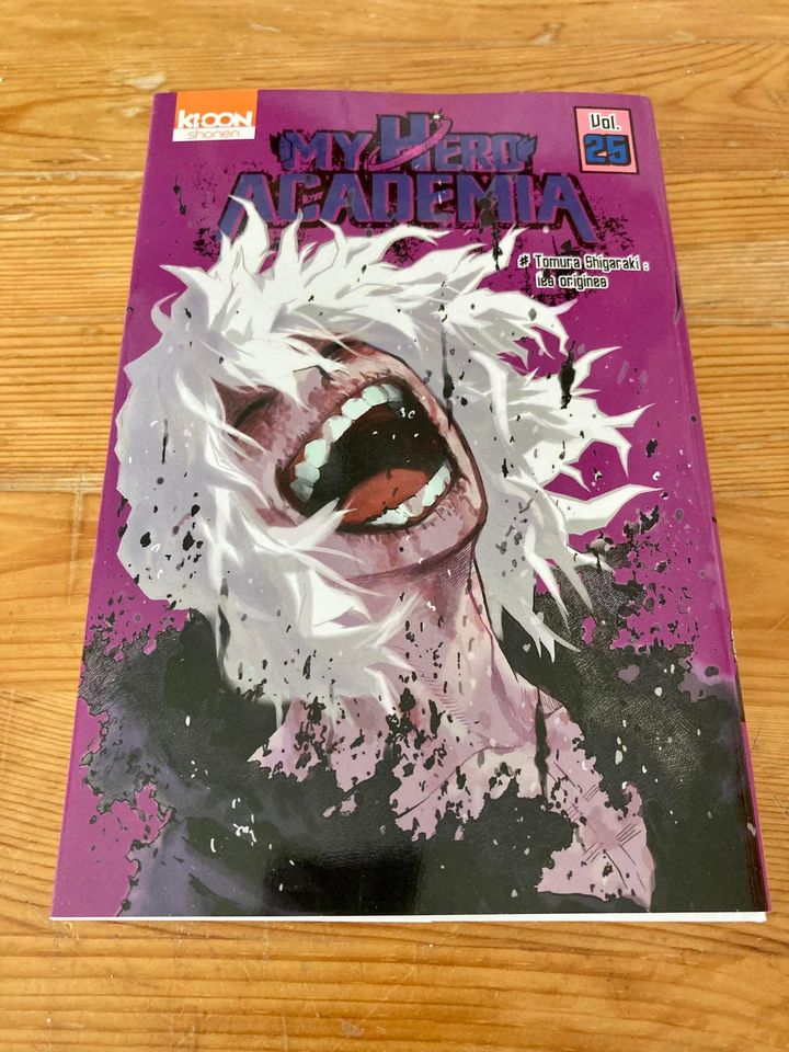 MY HERO ACADEMIA T25