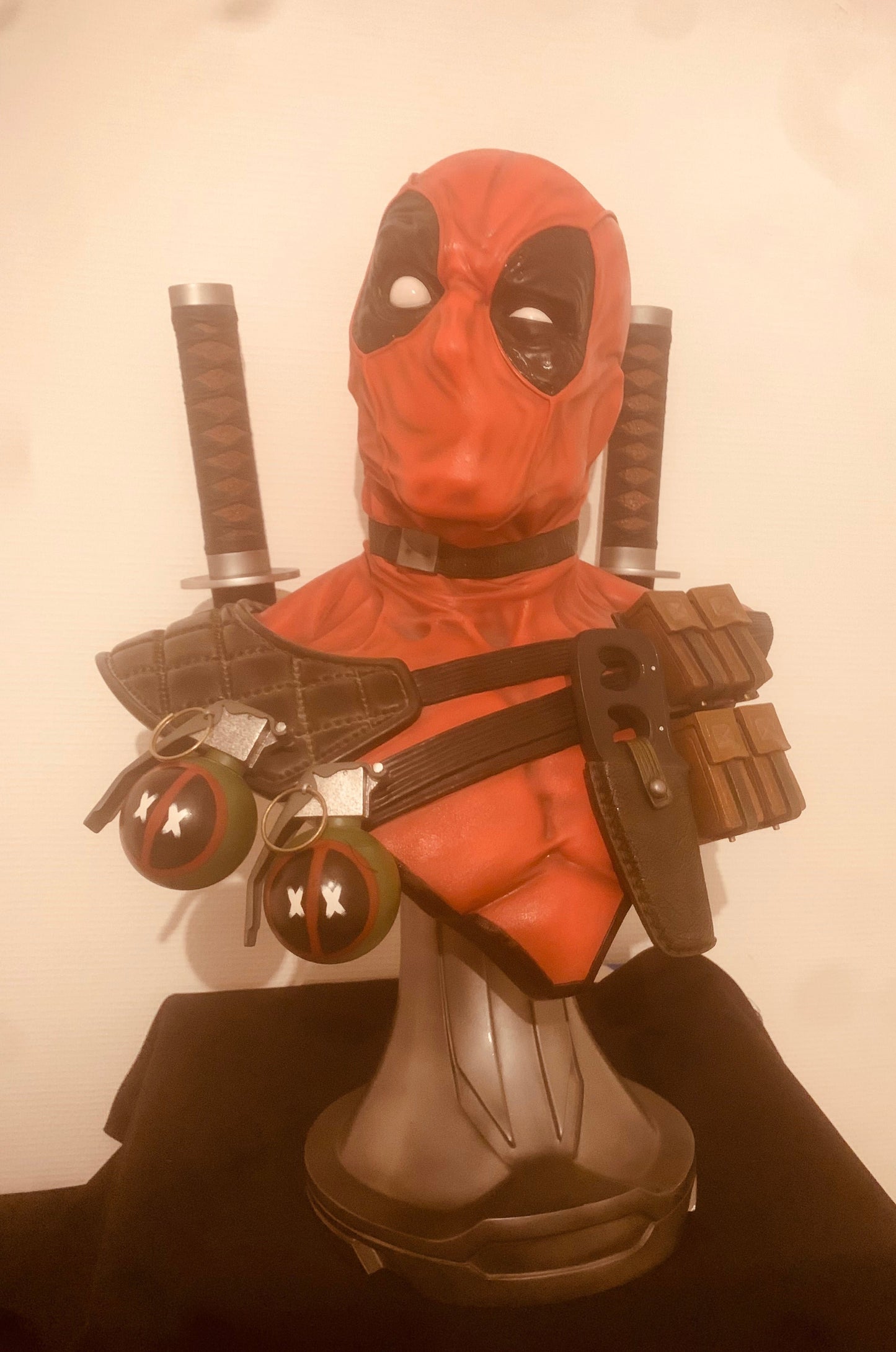 MARVEL - DEADPOOL BUST - 16CM