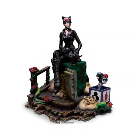 IRON STUDIOS - DELUXE ARTS SCALE 1/10 - DC COMICS - GOTHAM CITY SIRENS - CATWOMAN STATUE 21CM