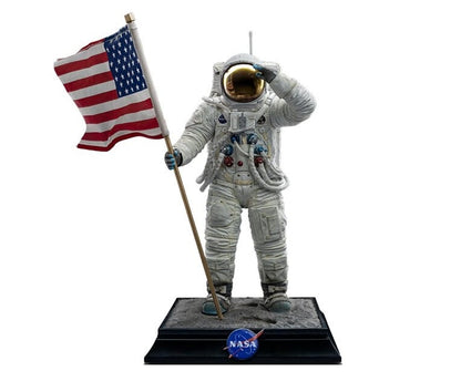 Iron Studios - Art Scale 110 - Apollo 11 - Astronaute Statue 23cm