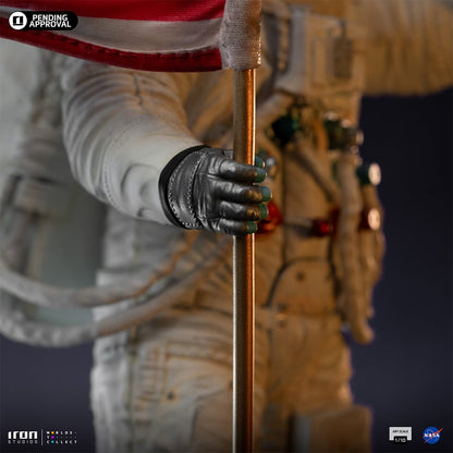 Iron Studios - Art Scale 110 - Apollo 11 - Astronaute Statue 23cm