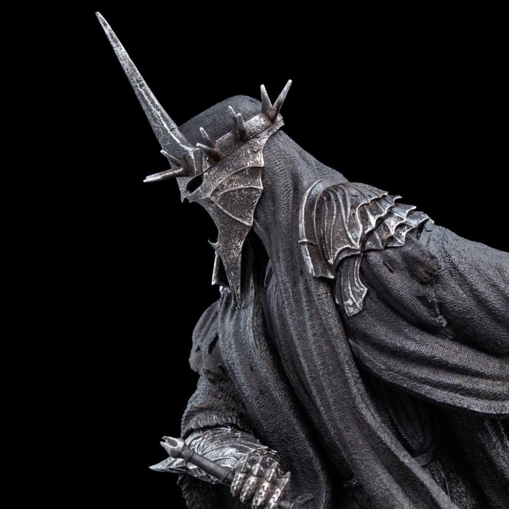 LE SEIGNEUR DES ANNEAUX - Le Roi-Sorcier - Statuette 19cm