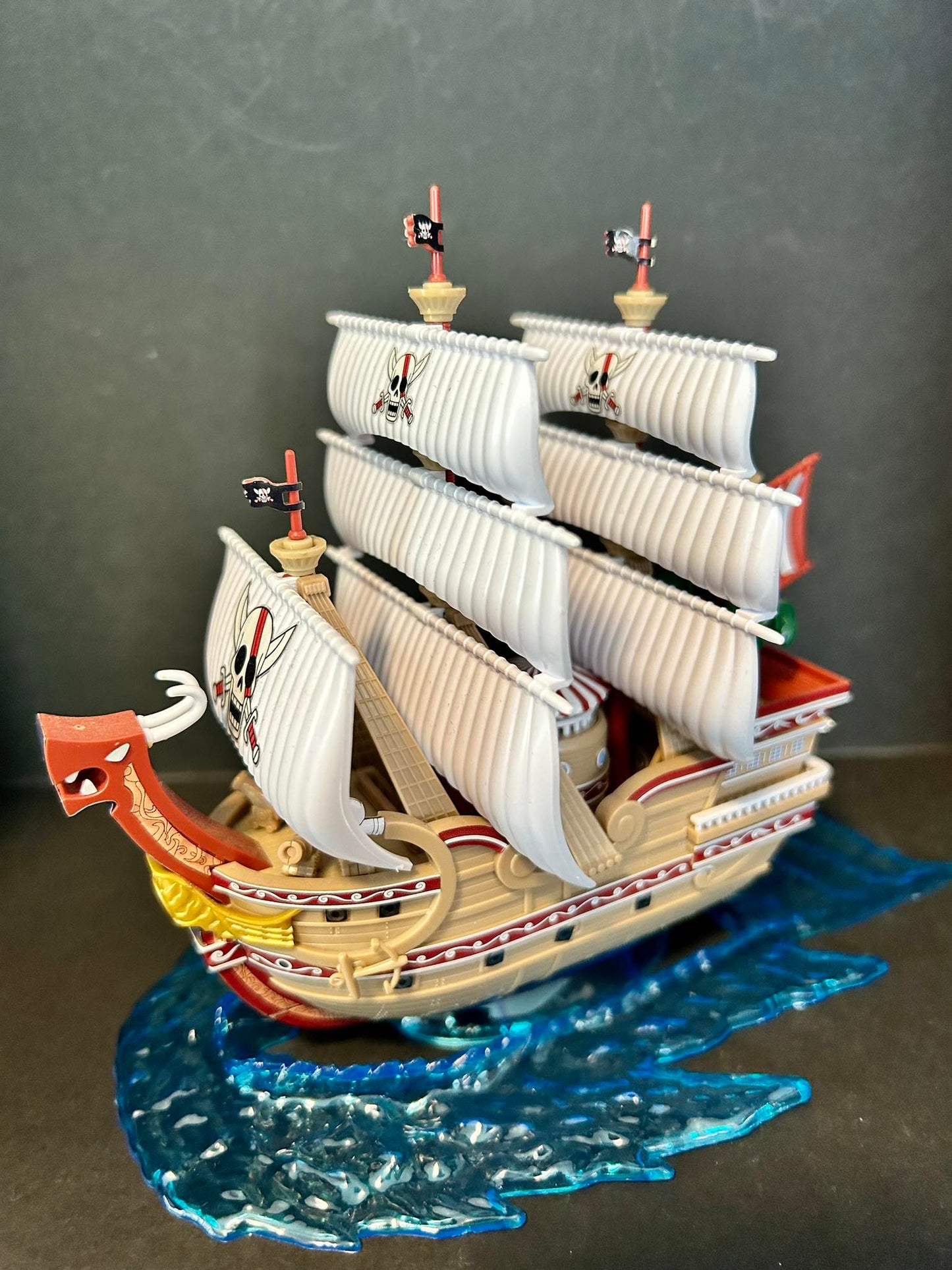 ONE PIECE - MAQUETTE BATEAU RED FORCE - GRAND SHIP COLLECTION