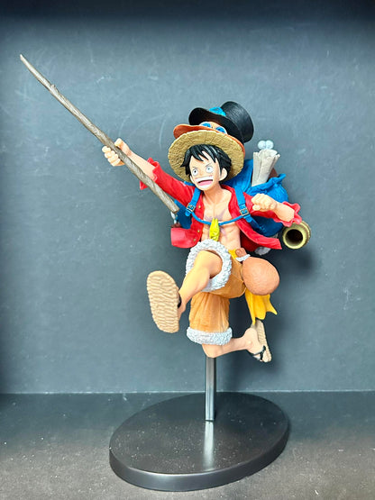 EEN STUK - BEELDJE DE DRIE BROERS - AAP D. LUFFY - 11CM