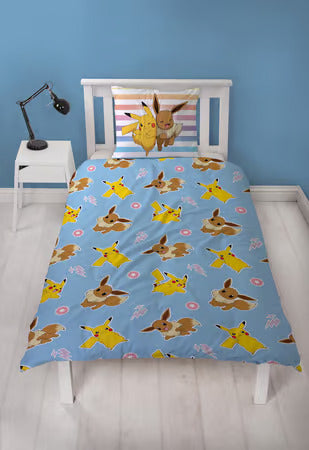 POKÉMON - PIKACHU AND EVOLI MICROFIBER BEDDING SET (200X140CM + 63X63CM)