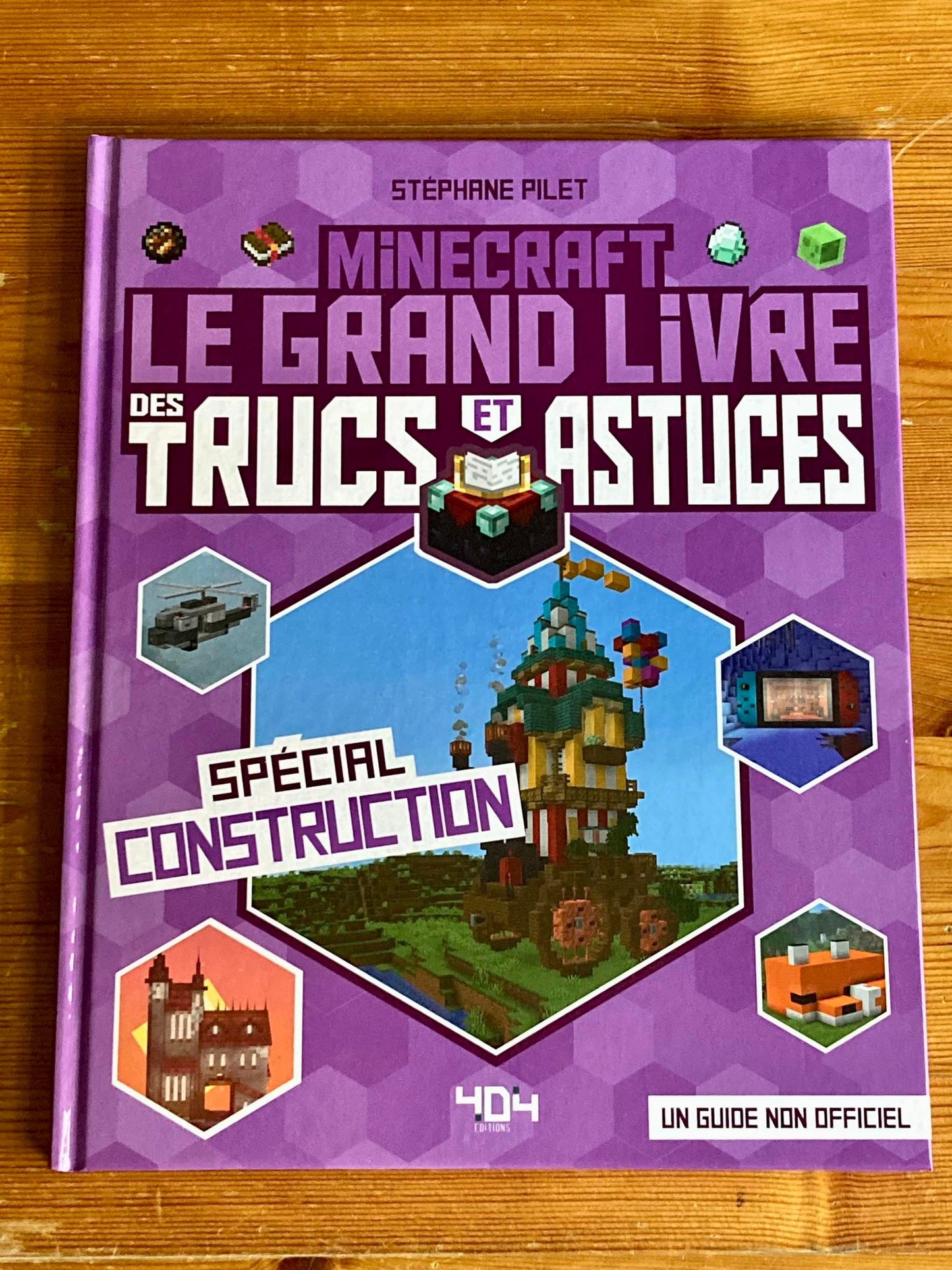 MINECRAFT - HET GROTE BOEK MET TIPS EN TRUCS - SPECIALE CONSTRUCTIE